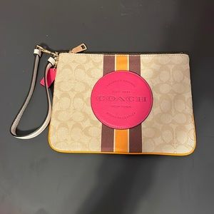 Coach Dempsey Corner Zip Wristlet Signature Jacquard Coach Patch NEW w/o tags